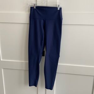 Alo navy satin like yoga leggings.